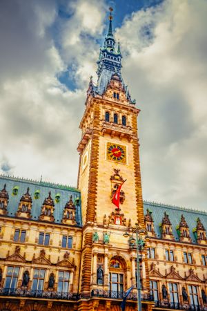 Der Turm des Hamburger Rathaus.
