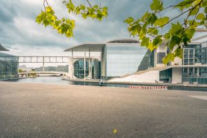 Blick auf das Paul Löbe Haus vom Reichstagsgebäude aus gesehen.